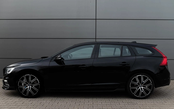 Volvo V60 cena 128000 przebieg: 81000, rok produkcji 2017 z Białystok małe 742